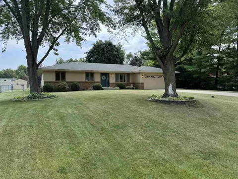 12255 Rae Ann Rd, Roscoe, IL 61073 photo 2