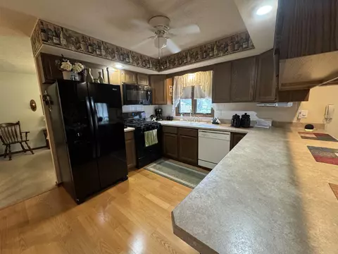 12255 Rae Ann Rd, Roscoe, IL 61073 photo 7