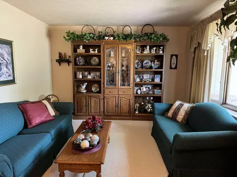 12255 Rae Ann Rd, Roscoe, IL 61073 photo 5