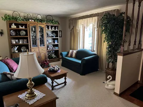 12255 Rae Ann Rd, Roscoe, IL 61073 photo 6