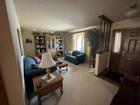 12255 Rae Ann Rd, Roscoe, IL 61073 photo 4
