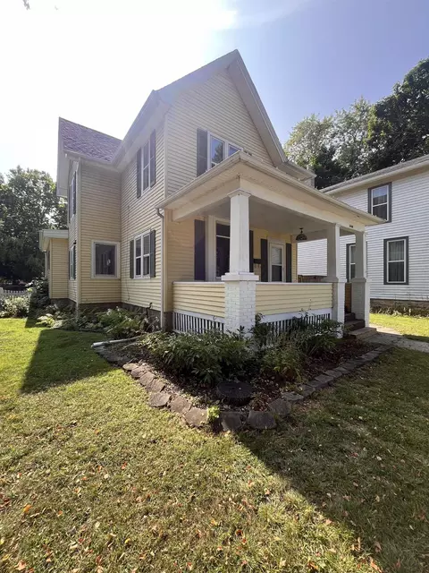 1043 Harlem Blvd, Rockford, IL 61103