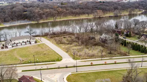 24 S Nn S Main Lot 3 St, Rockford, IL 61102