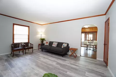 511 E Jackson St, Belvidere, IL 61008 photo 3