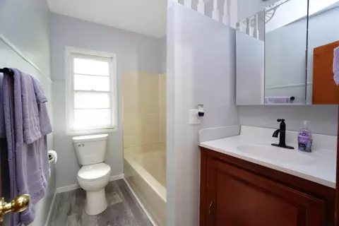 511 E Jackson St, Belvidere, IL 61008 photo 9