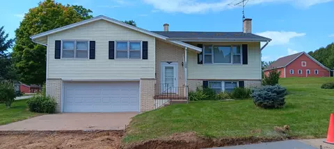 100 Blackhawk Dr, Galena, IL 61036