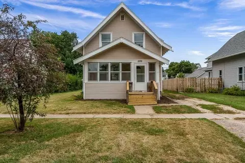 1236 8th St, Beloit, WI 53511 photo 2