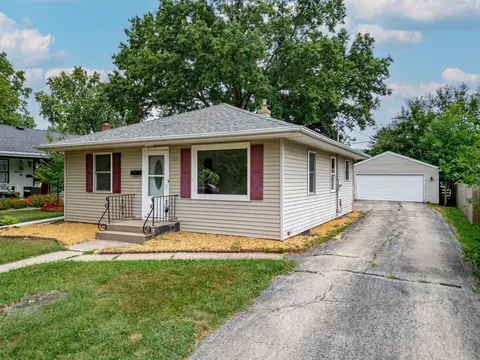 1113 Westchester Dr, Rockford, IL 61107