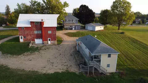 713 Us Rt 20 W, Elizabeth, IL 61028
