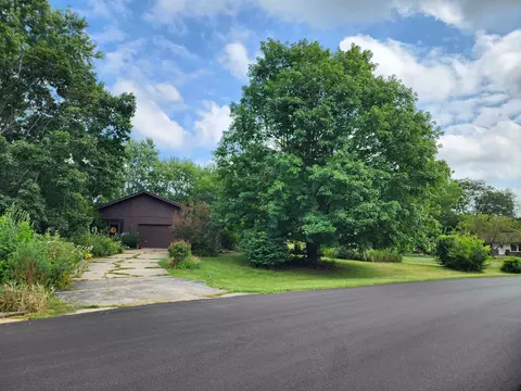 10043 Applegate Dr, Roscoe, IL 61073 photo 2