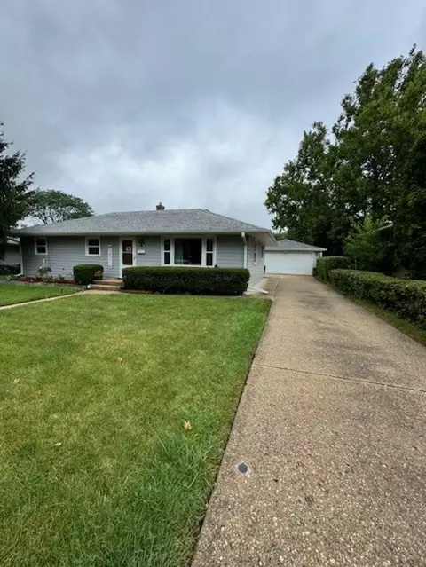 3816 Oklahoma Dr, Rockford, IL 61108