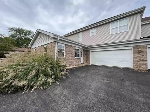 1613 White Oak Trl, Cherry Valley, IL 61016