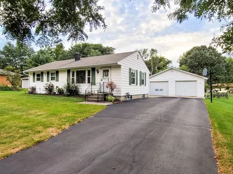 1259 Randall Dr, Rockford, IL 61108