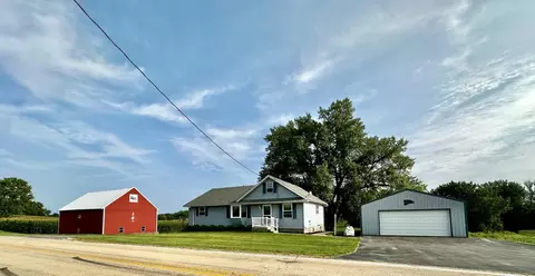 21222 Ideal Rd, Chadwick, IL 61014