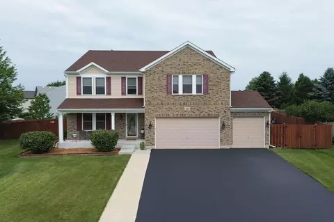 333 Greenview Ct, Poplar Grove, IL 61065