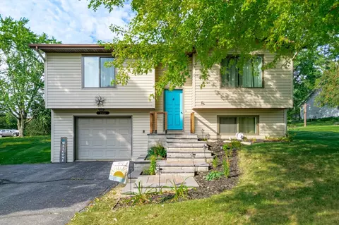 1379 Coven Cir, Lake Summerset, IL 61019