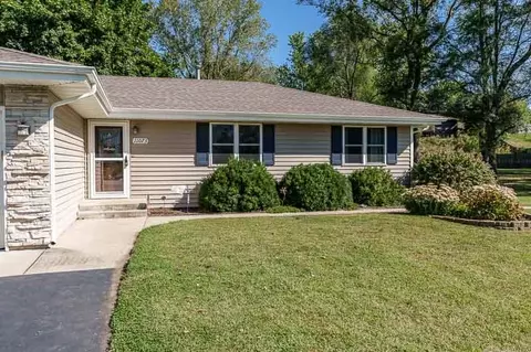 11073 Centennial Dr, Roscoe, IL 61073 photo 2