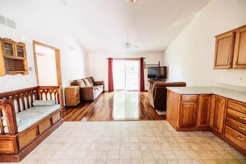 637 Grove St, Pecatonica, IL 61063 photo 8