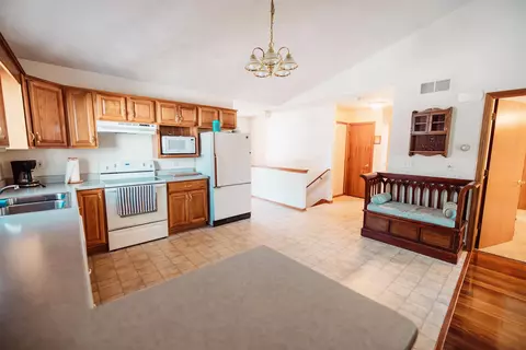 637 Grove St, Pecatonica, IL 61063 photo 12