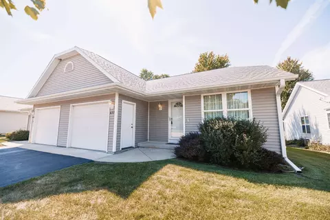 637 Grove St, Pecatonica, IL 61063