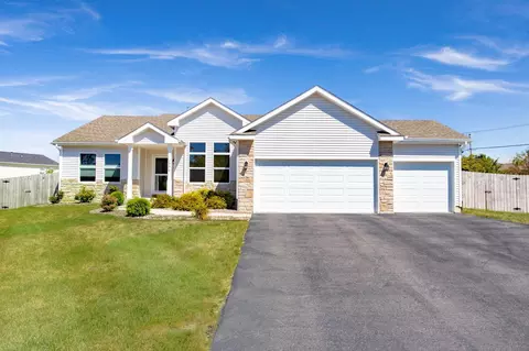 2296 Ridge Ave, Machesney Park, IL 61115