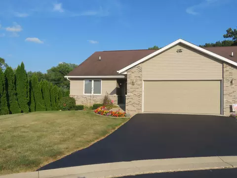 2031 Cherokee Ct, Freeport, IL 61032
