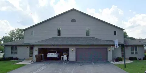 5915 Covey Ridge Trl, Loves Park, IL 61111