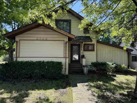 3723 Broadway, Rockford, IL 61108