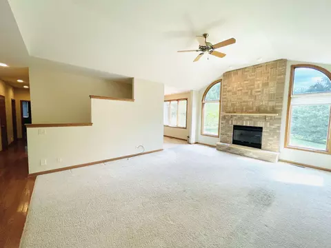 12297 Puff Cir, Roscoe, IL 61073 photo 4