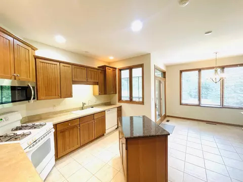 12297 Puff Cir, Roscoe, IL 61073 photo 15