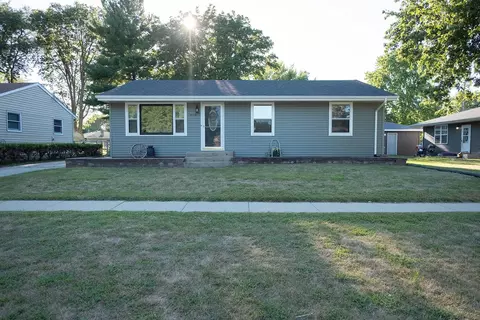 8118 Scott Ln, Machesney Park, IL 61115