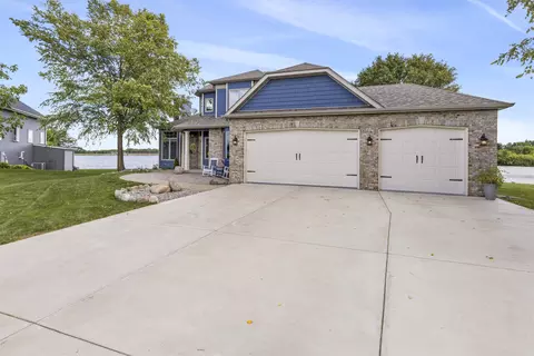 12755 Lake Pointe, Winnebago, IL 61088