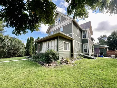 323 N Broad St, Lanark, IL 61046