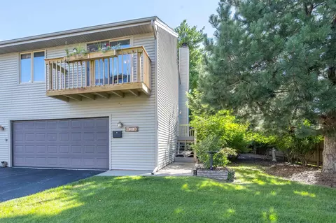 651 Amphitheater Dr, Rockford, IL 61107