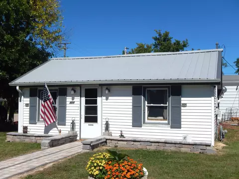 404 Wilshire Ave, Machesney Park, IL 61115