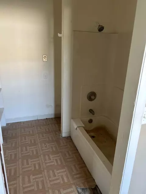 Bath - 107 N 4th St, Capron, IL 61012 photo 2 of 3