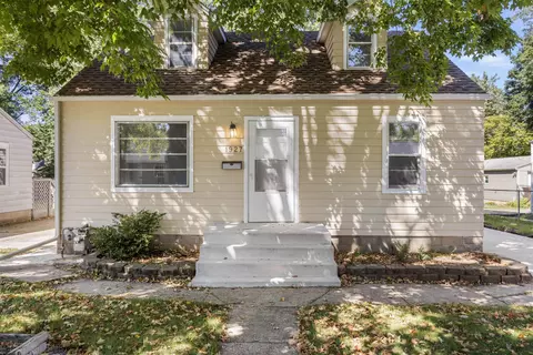 1927 Sharon Ave, Rockford, IL 61103