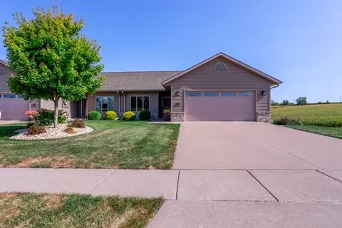 333 Valley View Dr, Lena, IL 61048