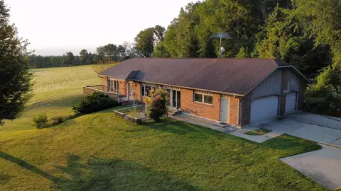 3700 N Pea Ridge Rd, Scales Mound, IL 61075
