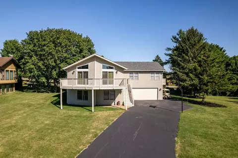 1562 Chadbourne Dr, Davis, IL 61019