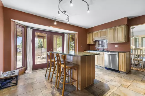 6497 Sutter Dr, Roscoe, IL 61073 photo 4