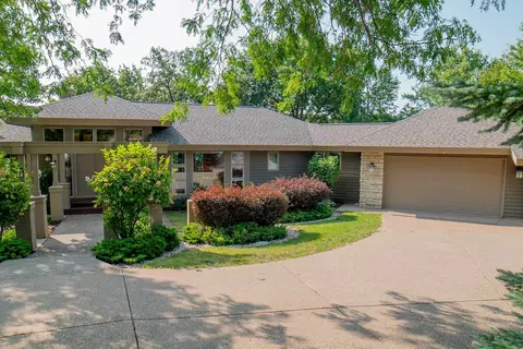 3 Trillium Ln, Galena, IL 61036