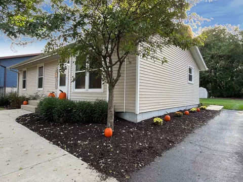 405 David Dr, Winnebago, IL 61088 photo 2