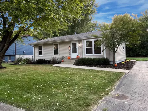 405 David Dr, Winnebago, IL 61088