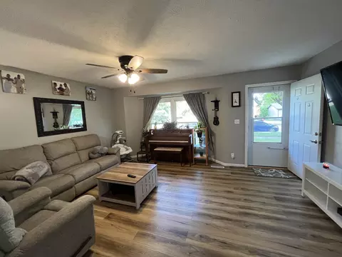 405 David Dr, Winnebago, IL 61088 photo 9