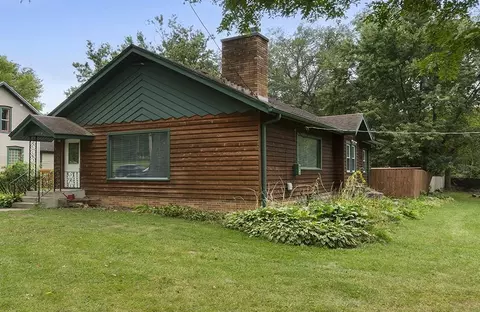 10374 Main St, Roscoe, IL 61073