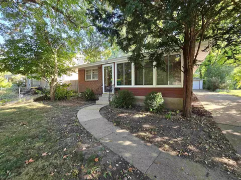 2422 Custer Ave, Rockford, IL 61103