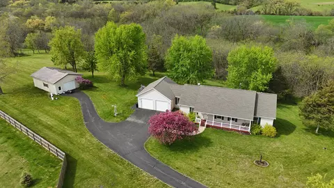 1764 William Dr, Galena, IL 61036