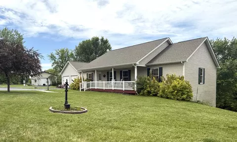 1764 William Dr, Galena, IL 61036 photo 2