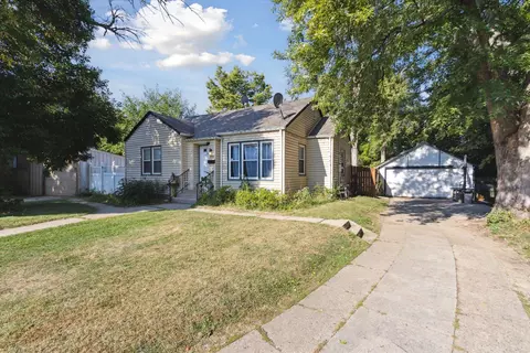 2423 Quincy Cir, Rockford, IL 61103